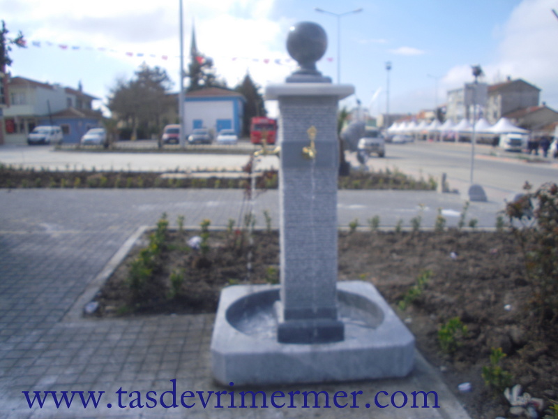 Mermer Havuzlu Kırma Çeşme 